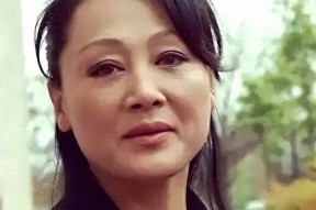 王姬现状：在美国生活女儿女婿住北京旧房坚持照顾33岁病儿子